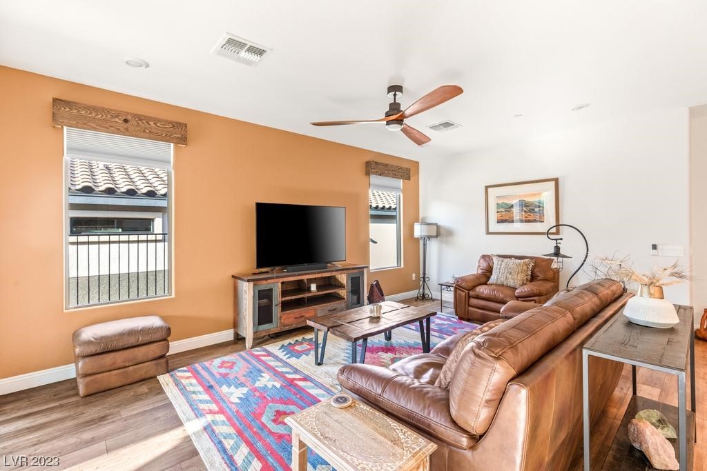 89 Lake Oasis Street