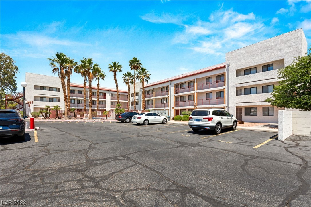 1381 E University Avenue Unit: 206