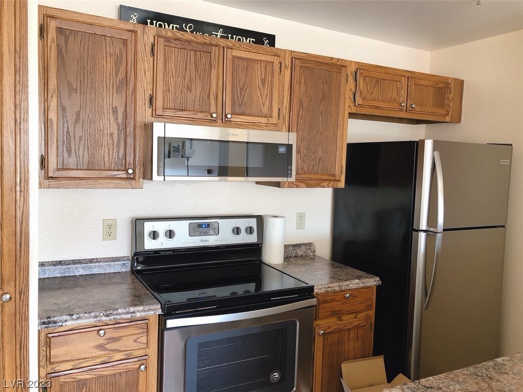 1381 E University Avenue Unit: 206