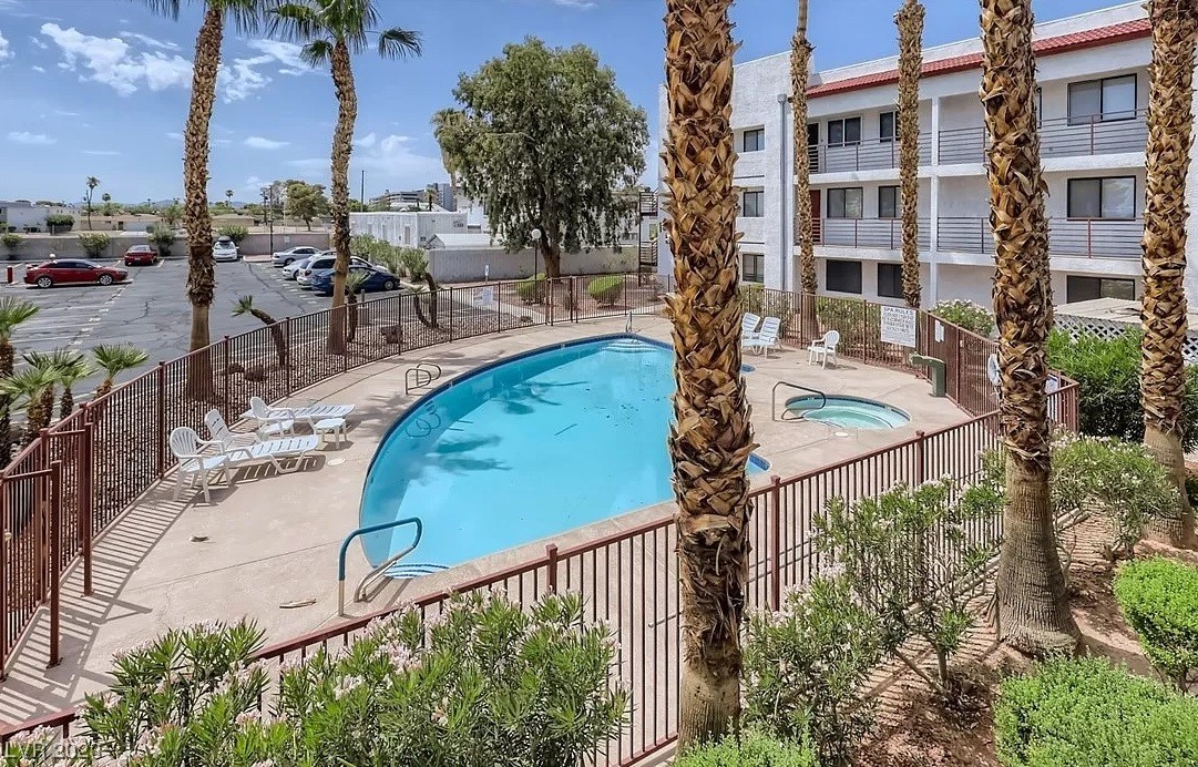 1381 E University Avenue Unit: 206