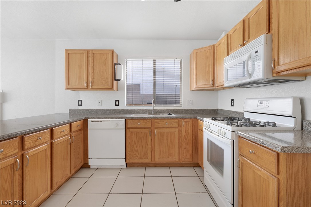 7932 Blue Charm Avenue