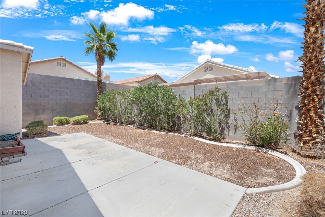 7932 Blue Charm Avenue