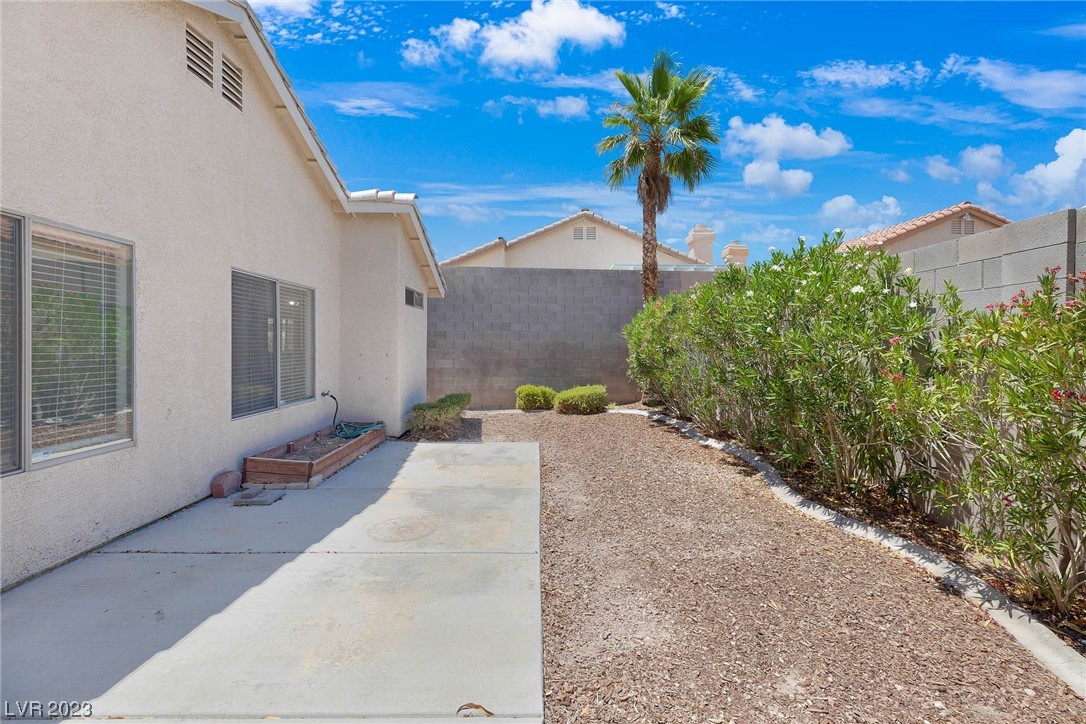 7932 Blue Charm Avenue