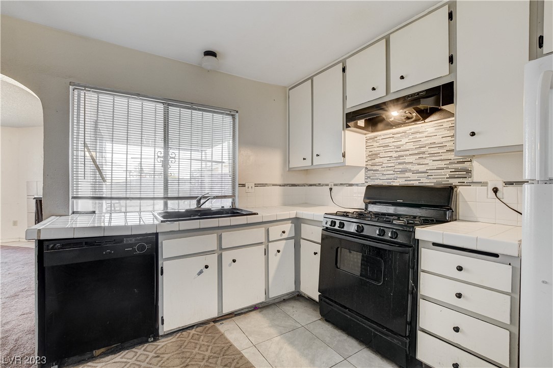 3300 Marionette Avenue