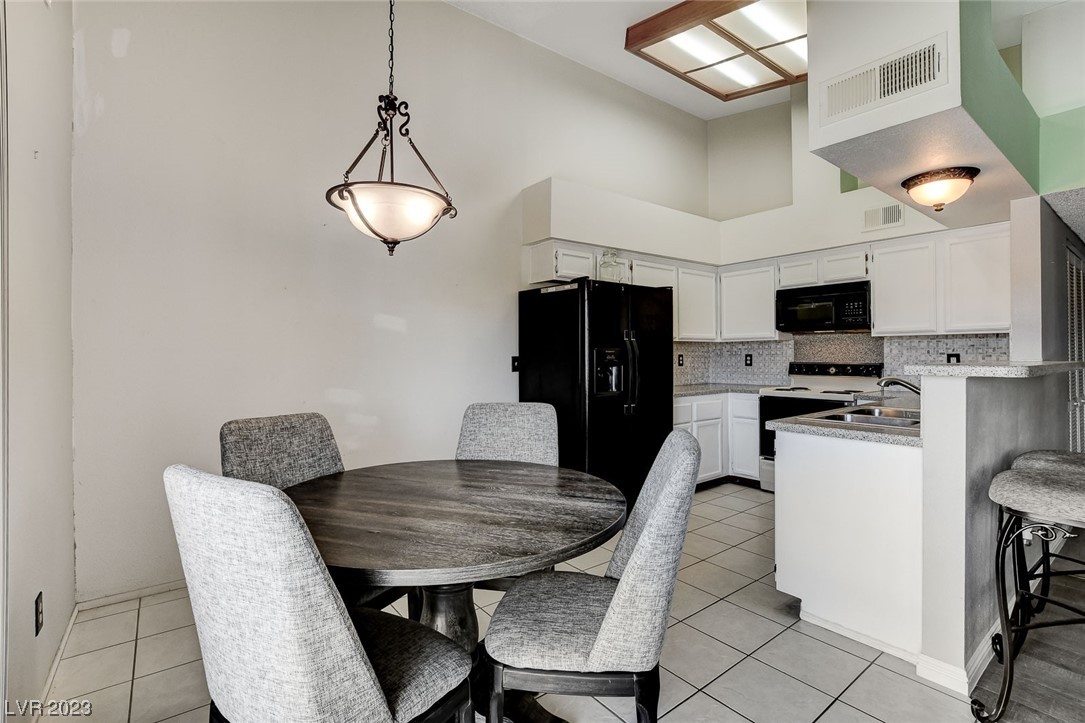 1575 W Warm Springs Road Unit: 1124