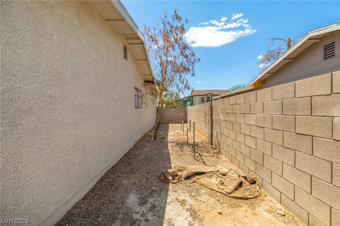 2890 S Sandhill Road