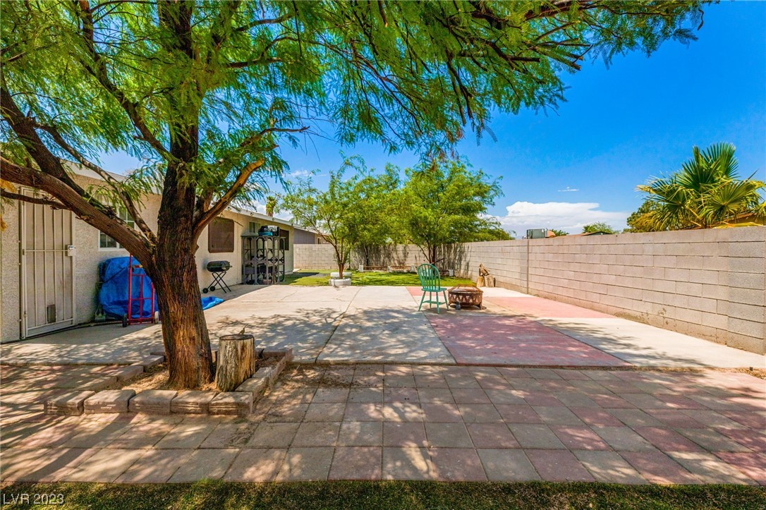2890 S Sandhill Road
