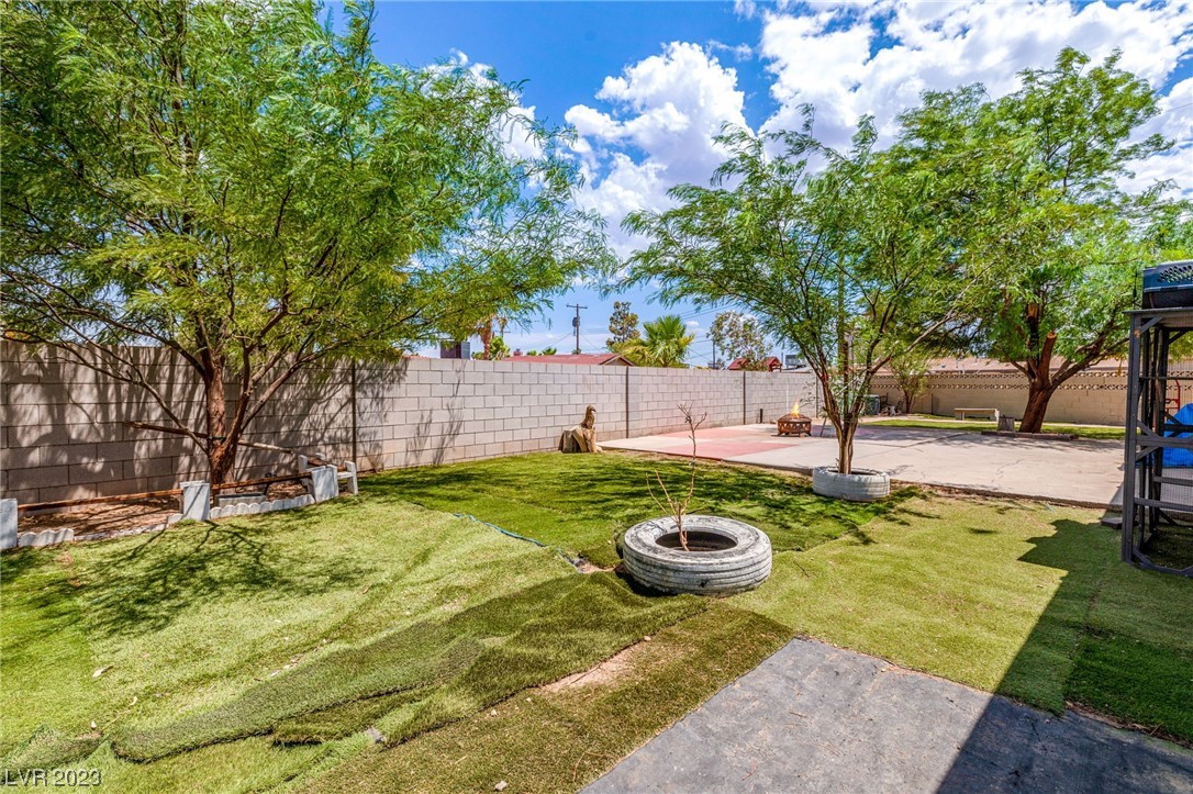 2890 S Sandhill Road