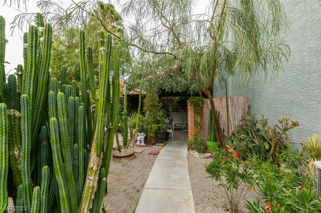 4533 Mancilla Street