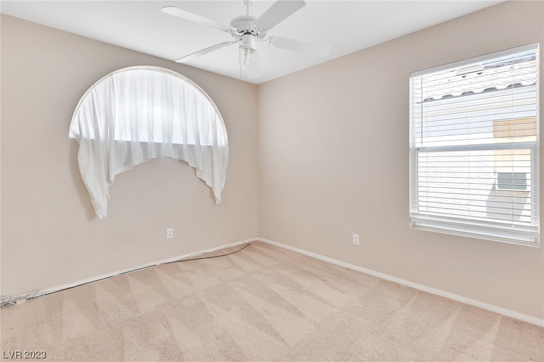 1728 Klamath Falls Way