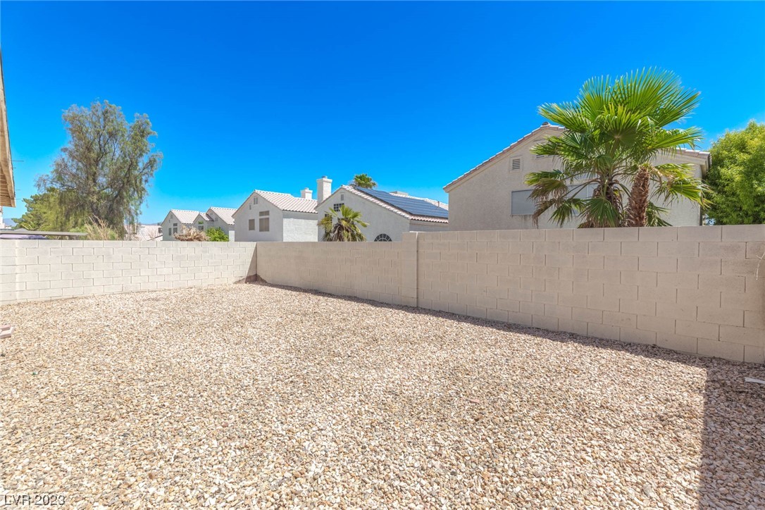 1728 Klamath Falls Way
