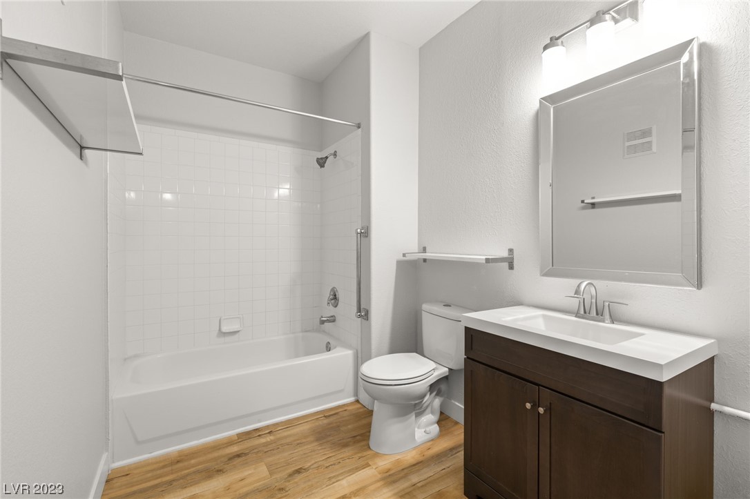 9901 Trailwood Drive Unit: 1124