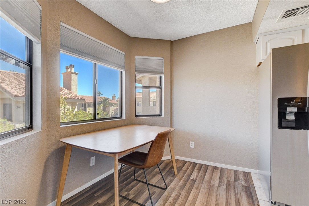 1120 Observation Drive Unit: 201