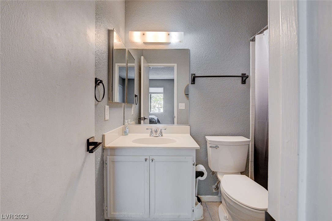 1120 Observation Drive Unit: 201