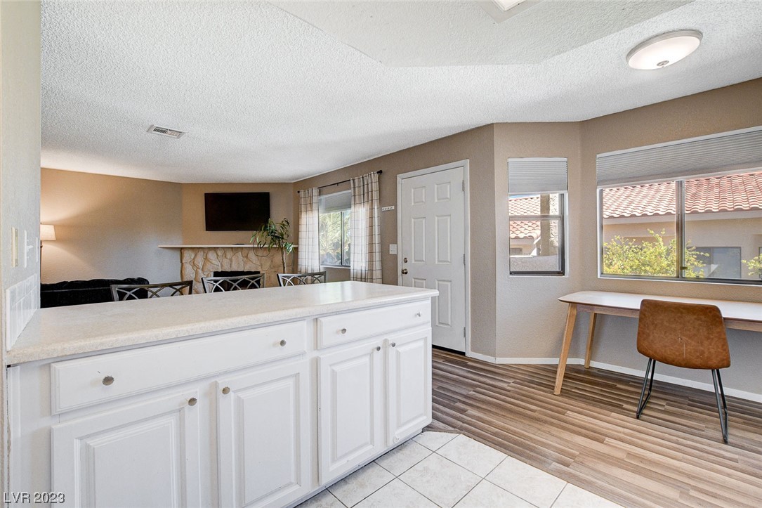 1120 Observation Drive Unit: 201