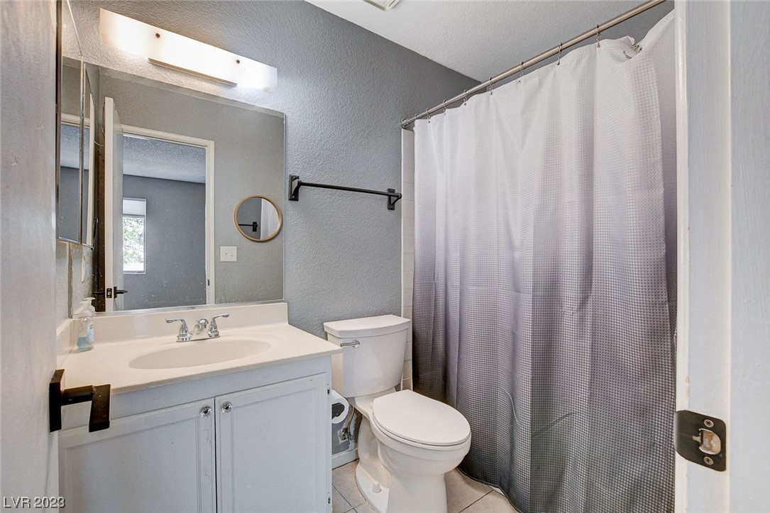 1120 Observation Drive Unit: 201