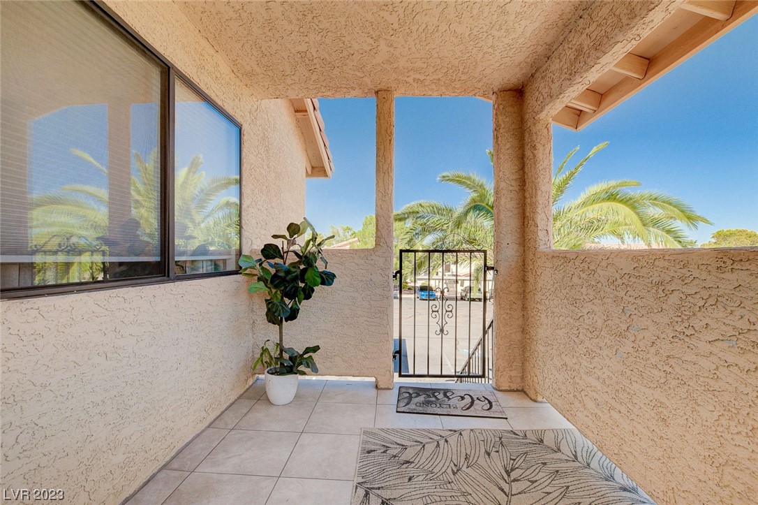 1120 Observation Drive Unit: 201