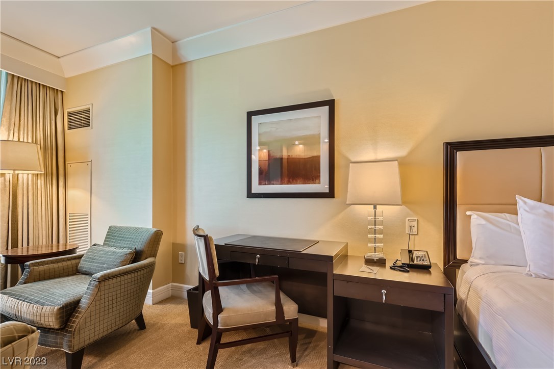 2000 N Fashion Show Drive Unit: 1620