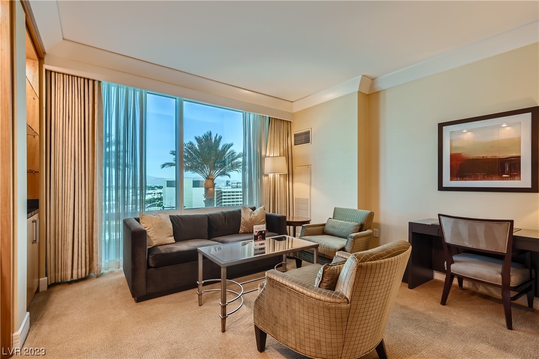 2000 N Fashion Show Drive Unit: 1620