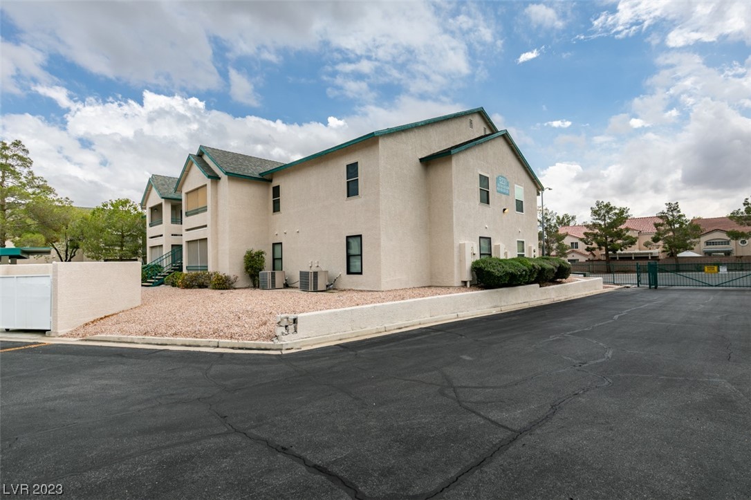 5231 Lindell Road Unit: 101