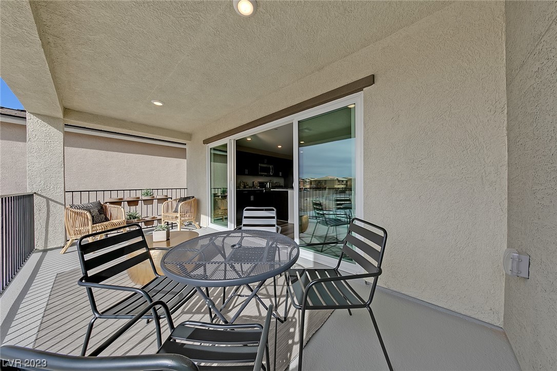 6868 Diamond Blue Street