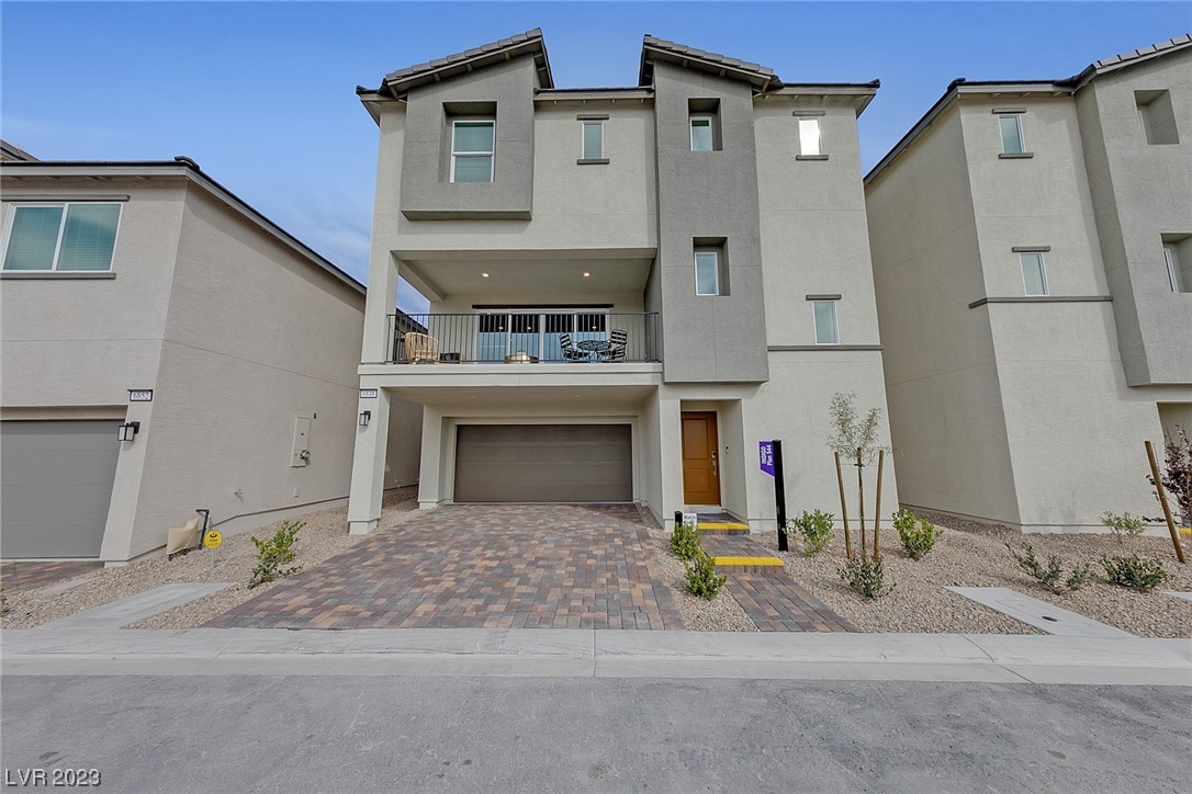 6868 Diamond Blue Street