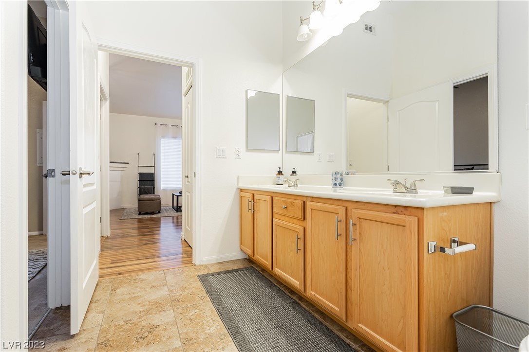 3351 Indian Shadow Street 203