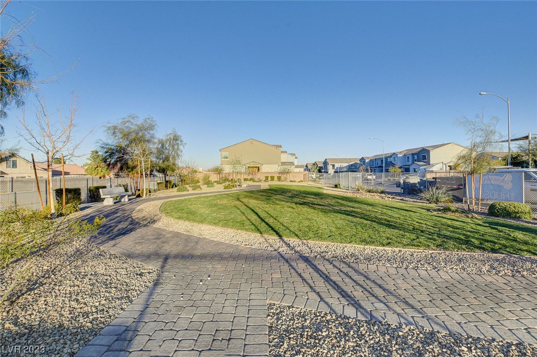 2809 Rainy Meadows Avenue