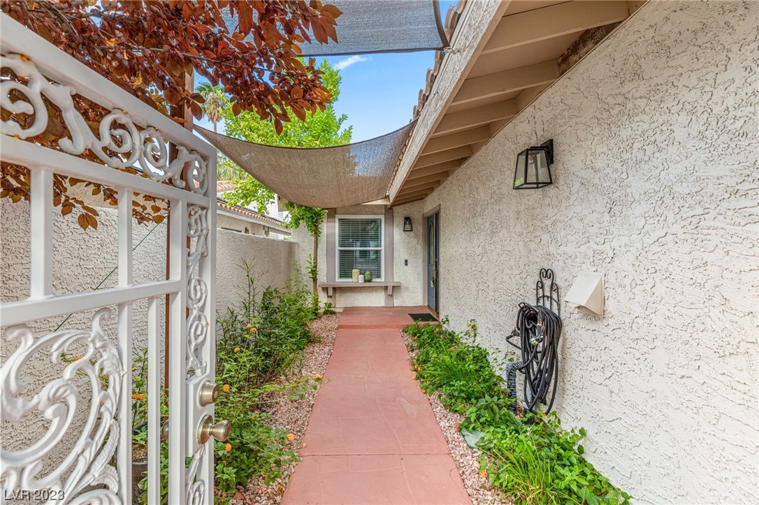 2117 Plaza De La Candela
