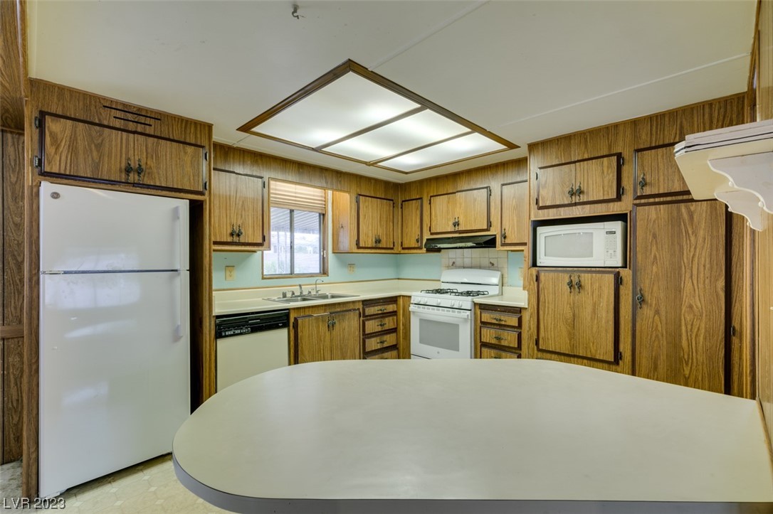 5235 Sir James Way
