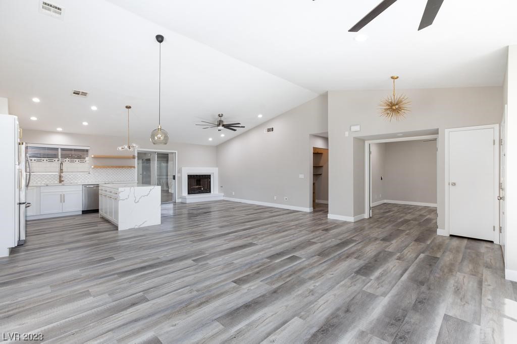 335 Simon Bolivar Drive