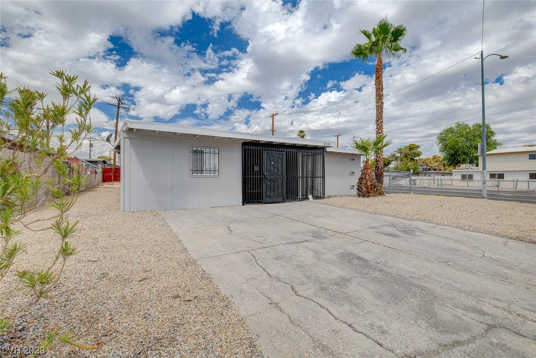 4515 S Nellis Boulevard
