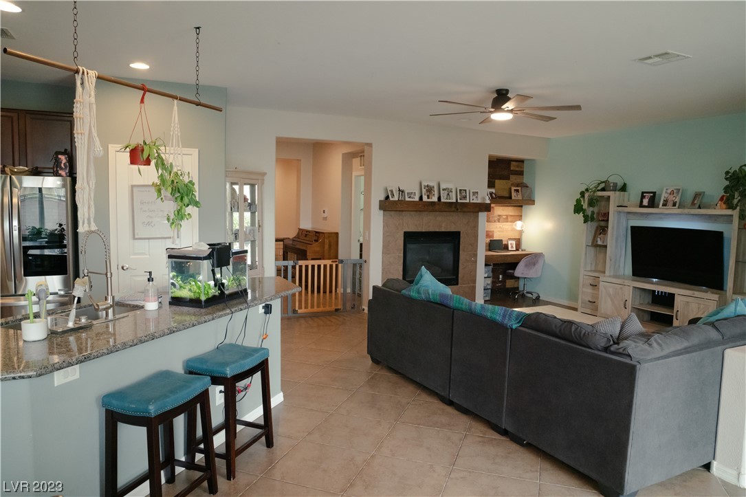 7736 Sundial Peak Street