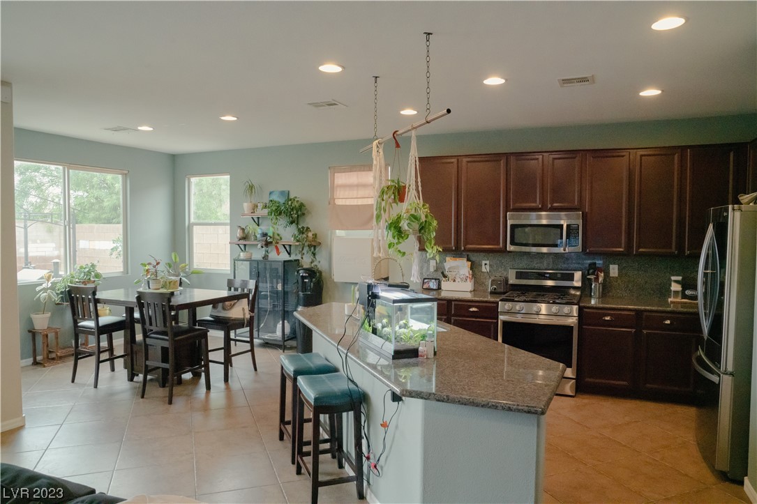 7736 Sundial Peak Street