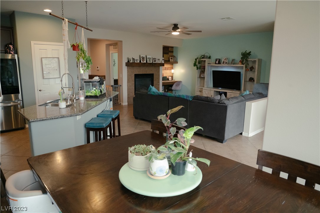 7736 Sundial Peak Street