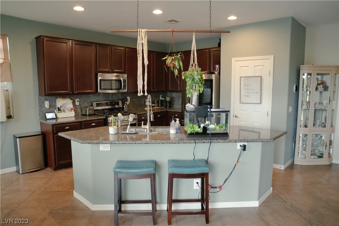 7736 Sundial Peak Street