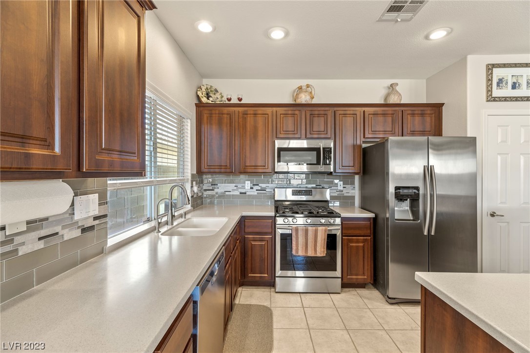 812 Royal Elm Lane