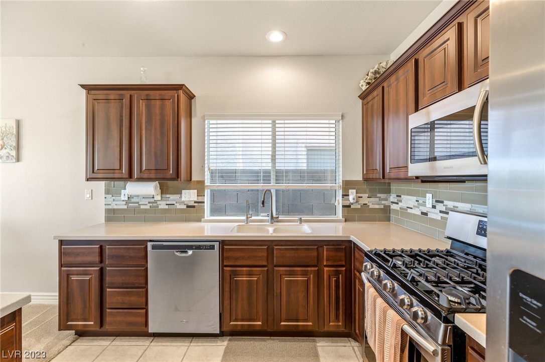 812 Royal Elm Lane