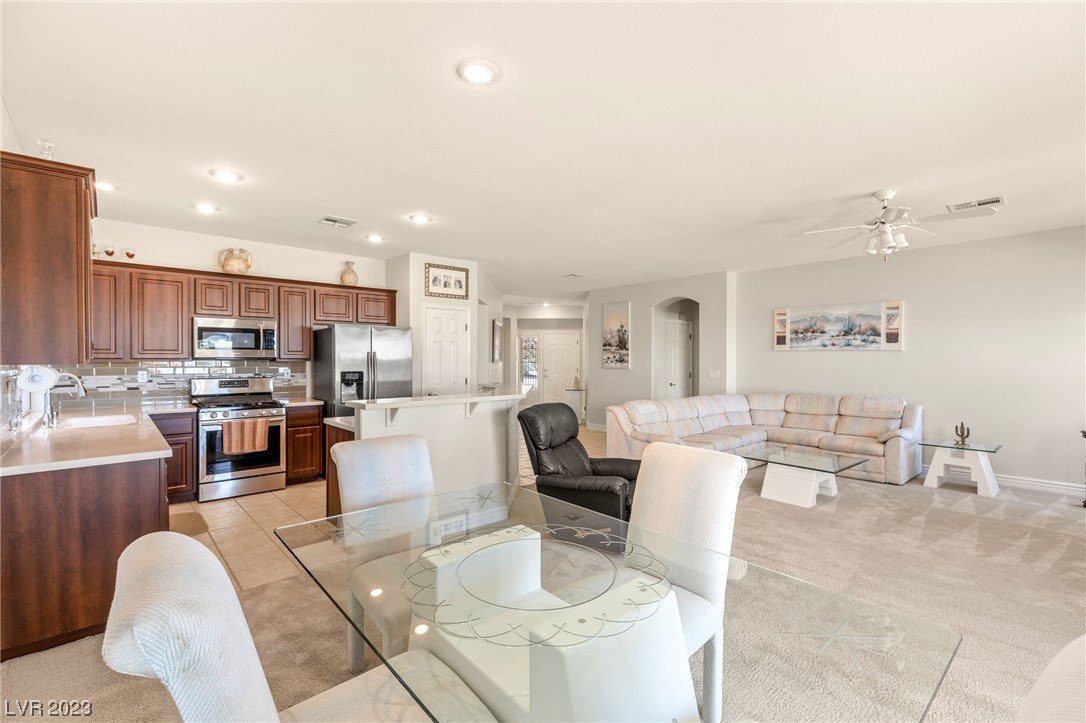 812 Royal Elm Lane