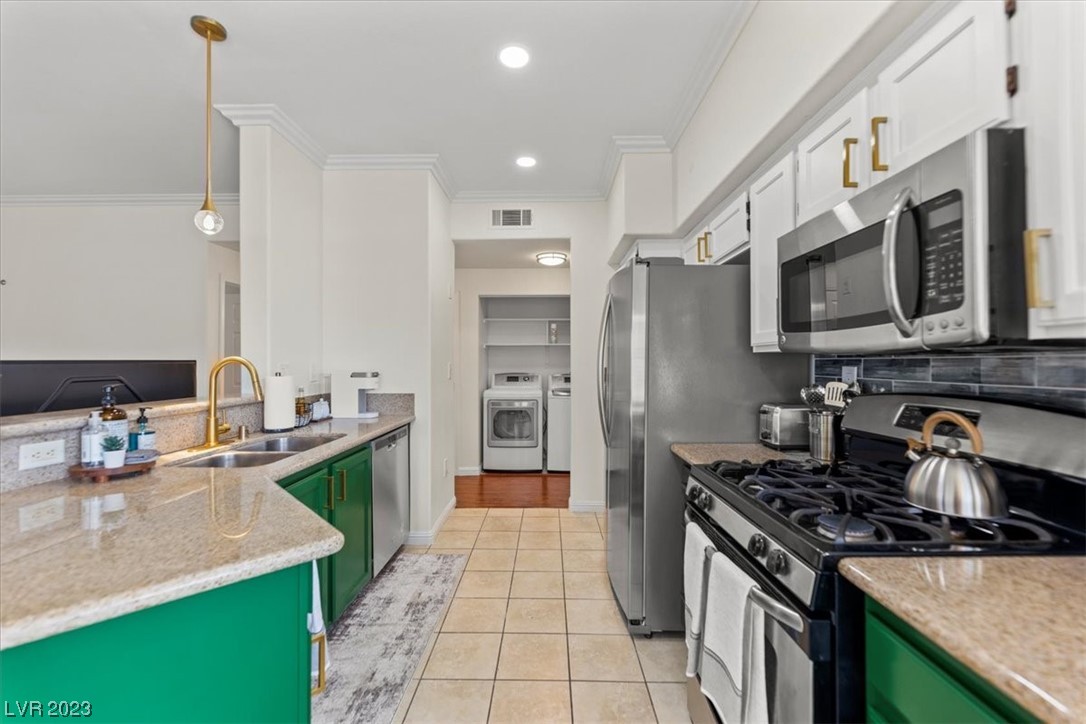 8501 W University Avenue Unit: 2109