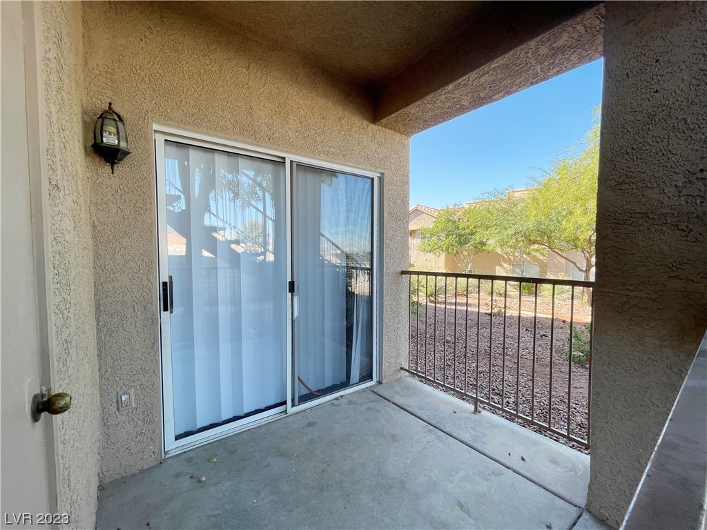 2110 Los Feliz Street 1074