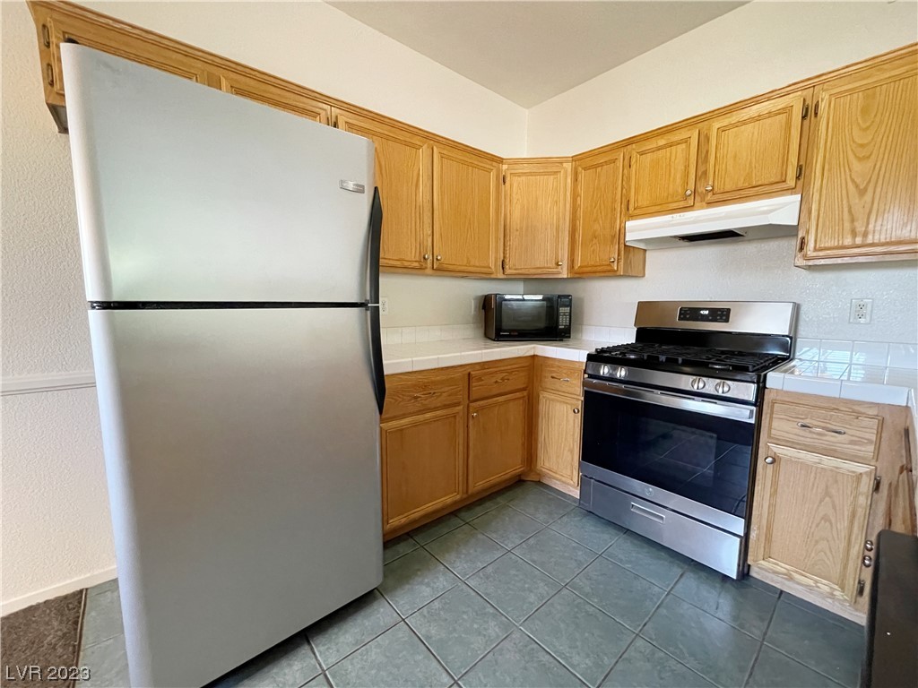 2110 Los Feliz Street 1074