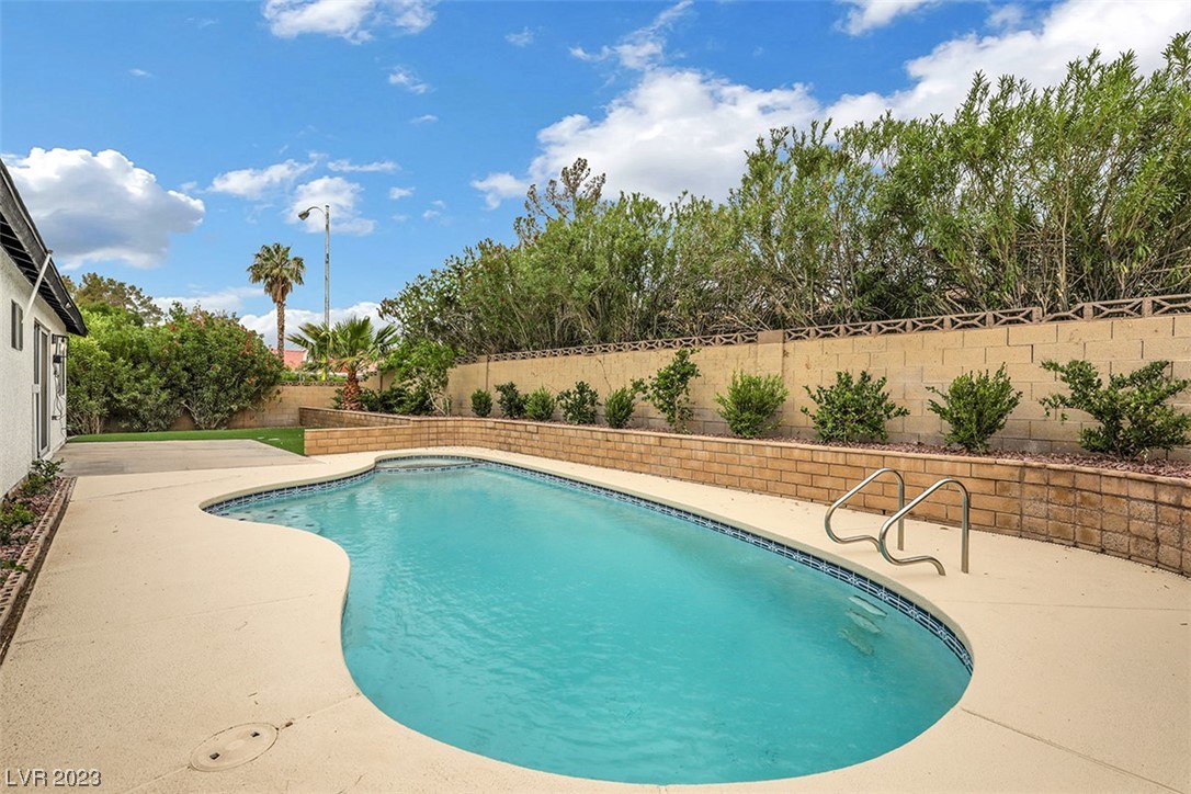 1783 Mapleton Lane