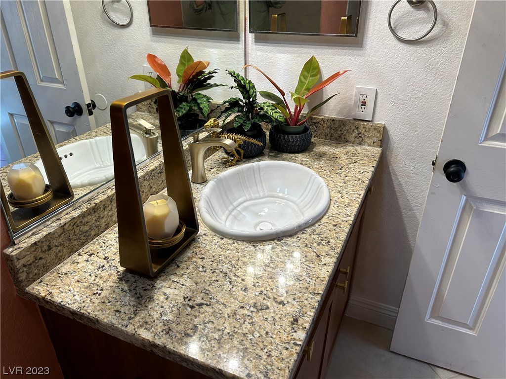 4200 South Valley View Boulevard 3083