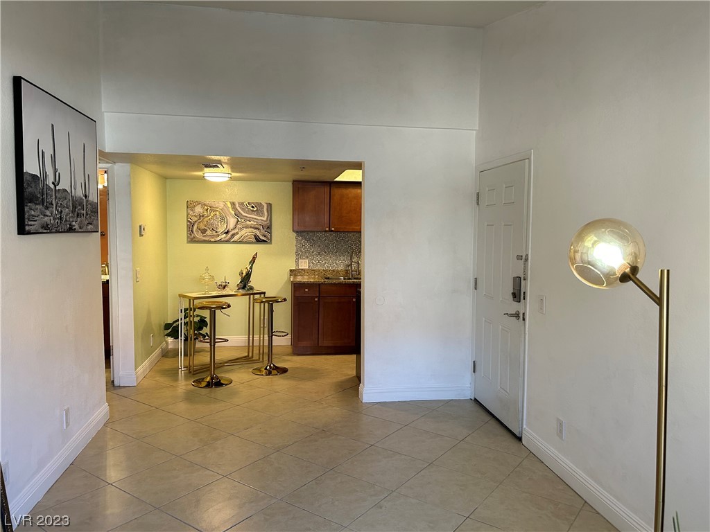 4200 South Valley View Boulevard 3083