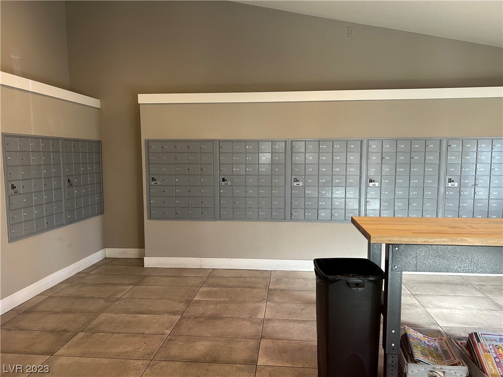 4200 South Valley View Boulevard 3083