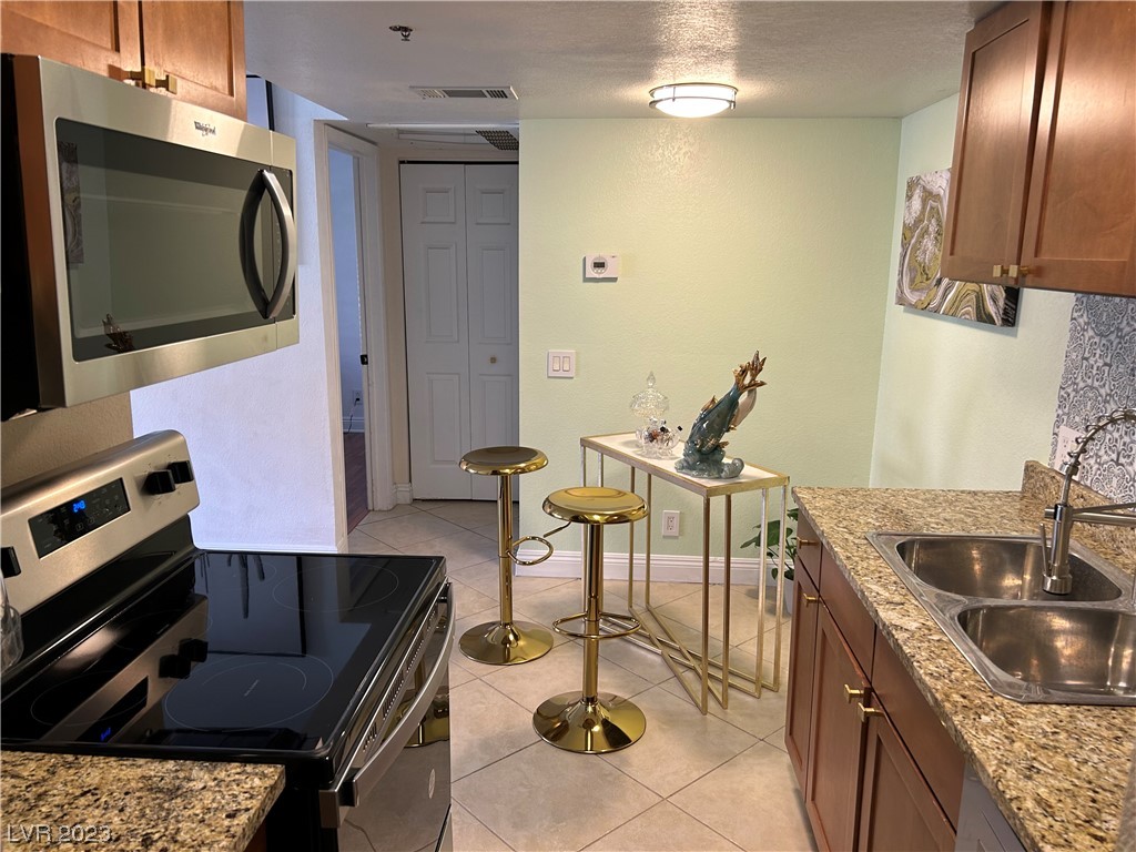 4200 South Valley View Boulevard 3083