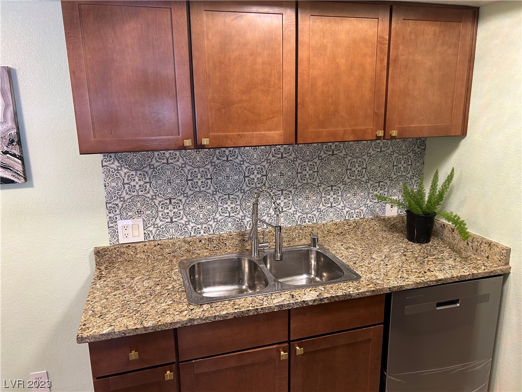 4200 South Valley View Boulevard 3083