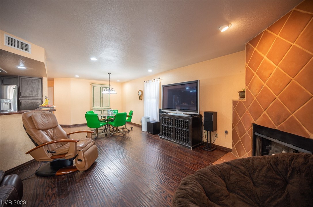 2706 Knightsbridge Road