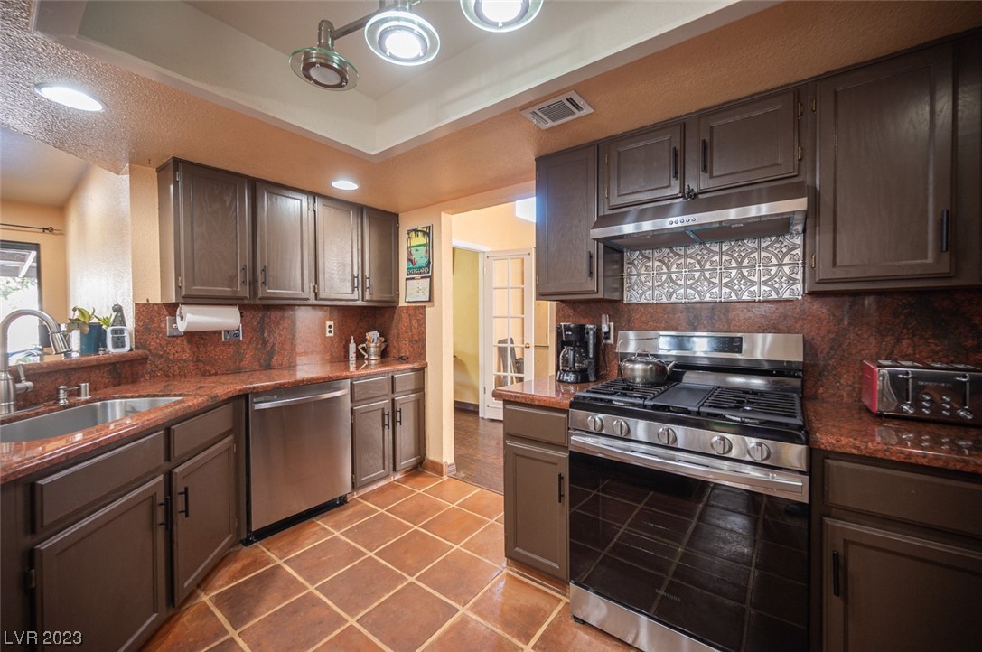 2706 Knightsbridge Road